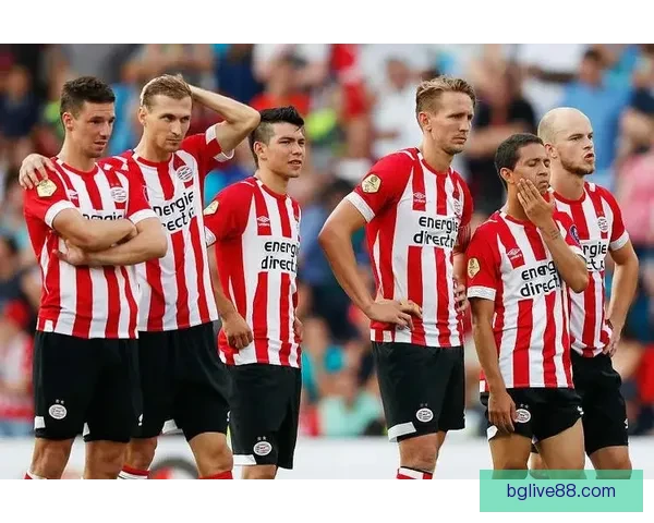 冲击荷甲三连冠埃因霍温官方宣布续约主帅彼得博斯至2028年